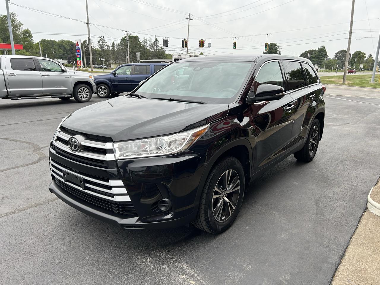 Toyota Highlander LE V6 AWD (Natl) 2019