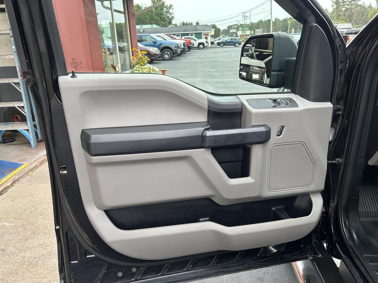 Ford F-150 4WD Reg Cab 145" XL 2019