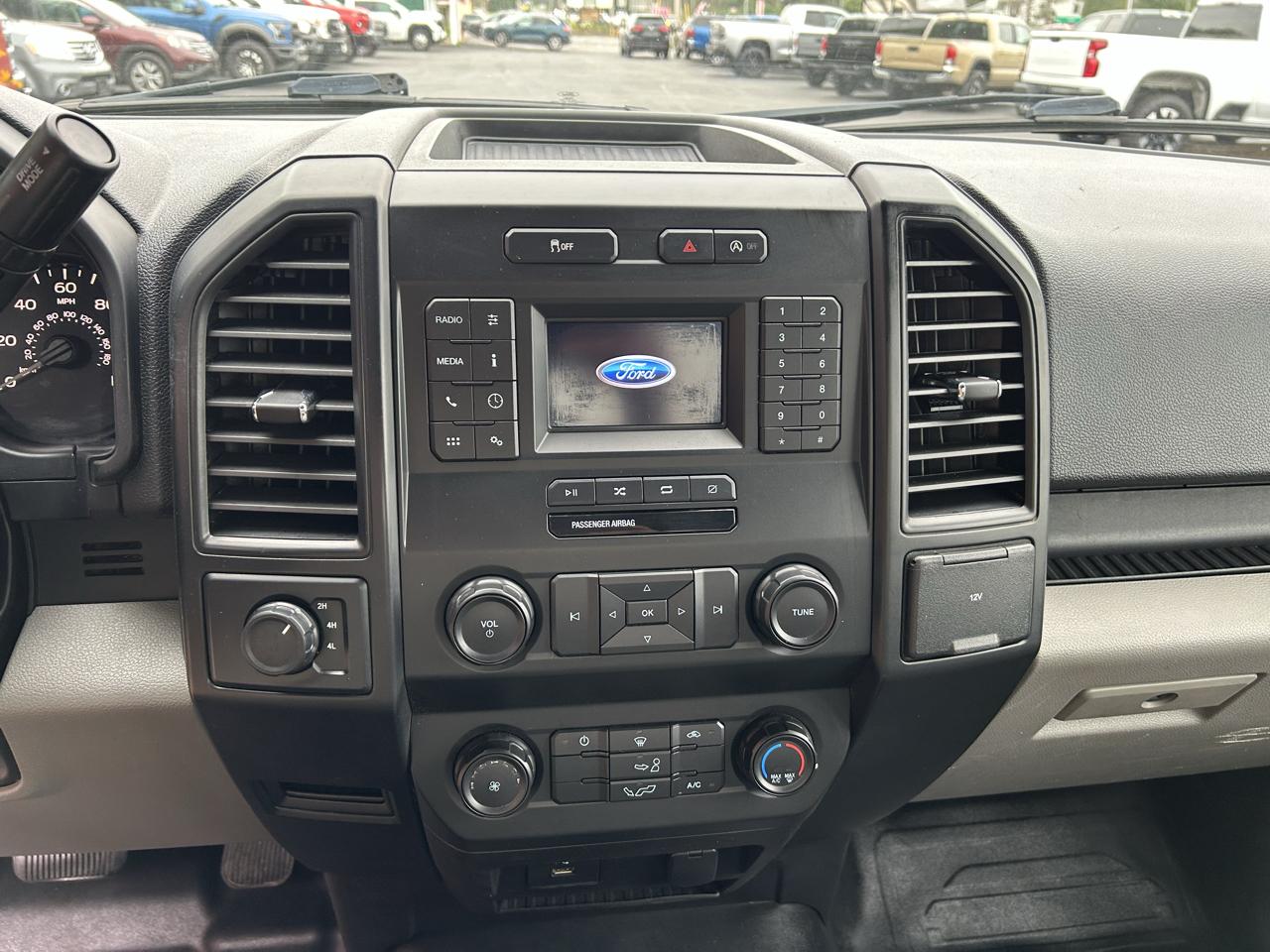Ford F-150 4WD Reg Cab 145" XL 2019