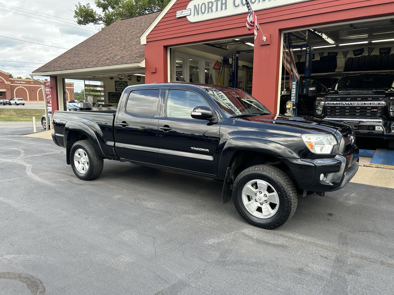Toyota Tacoma 4WD Double Cab LB V6 AT (Natl) 2015