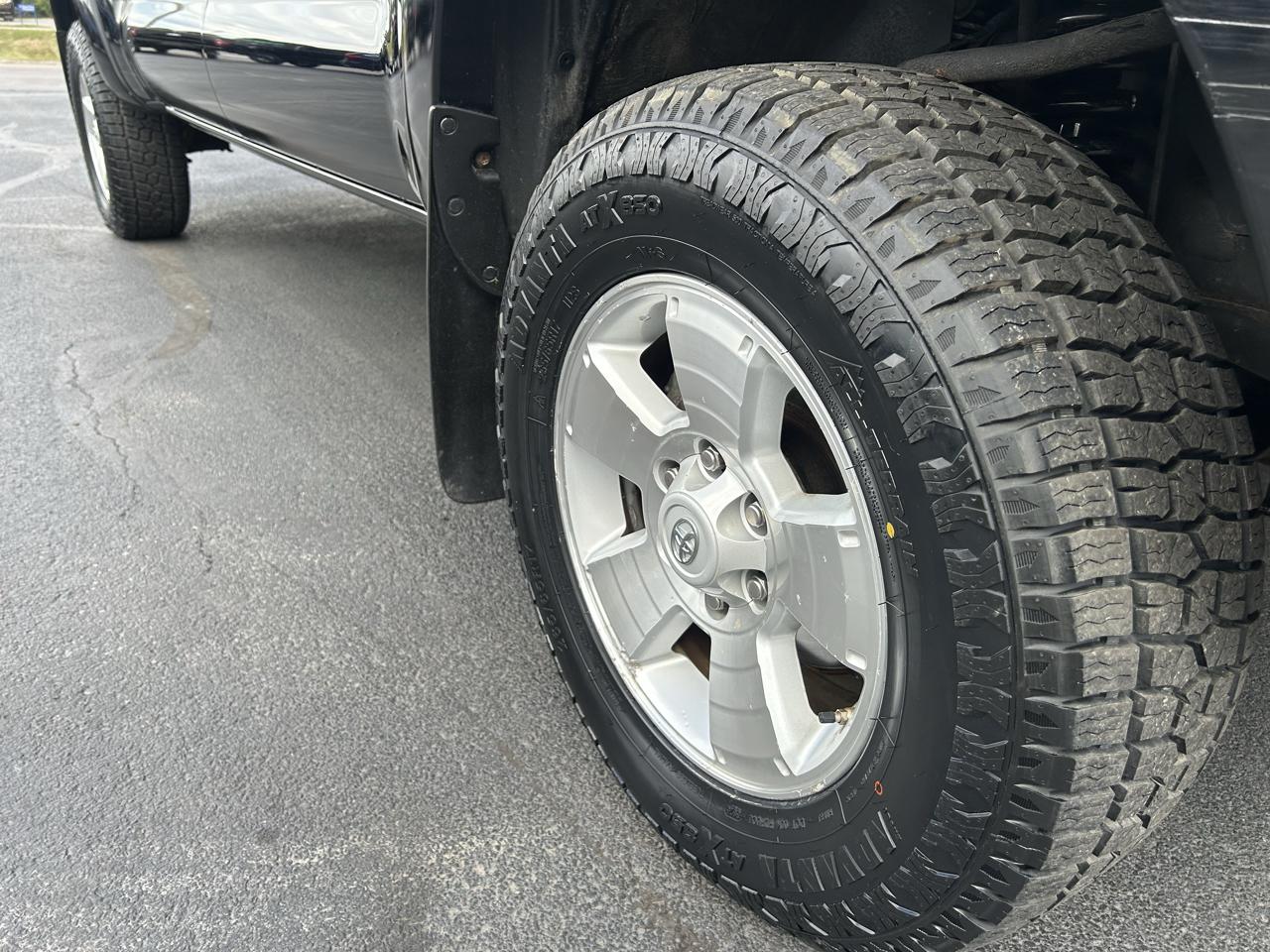 Toyota Tacoma 4WD Double Cab LB V6 AT (Natl) 2015