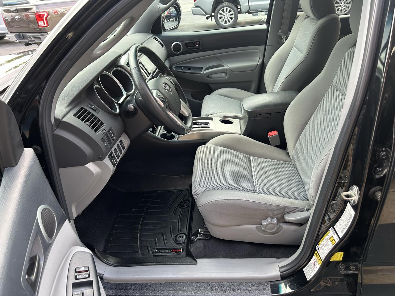 Toyota Tacoma 4WD Double Cab LB V6 AT (Natl) 2015