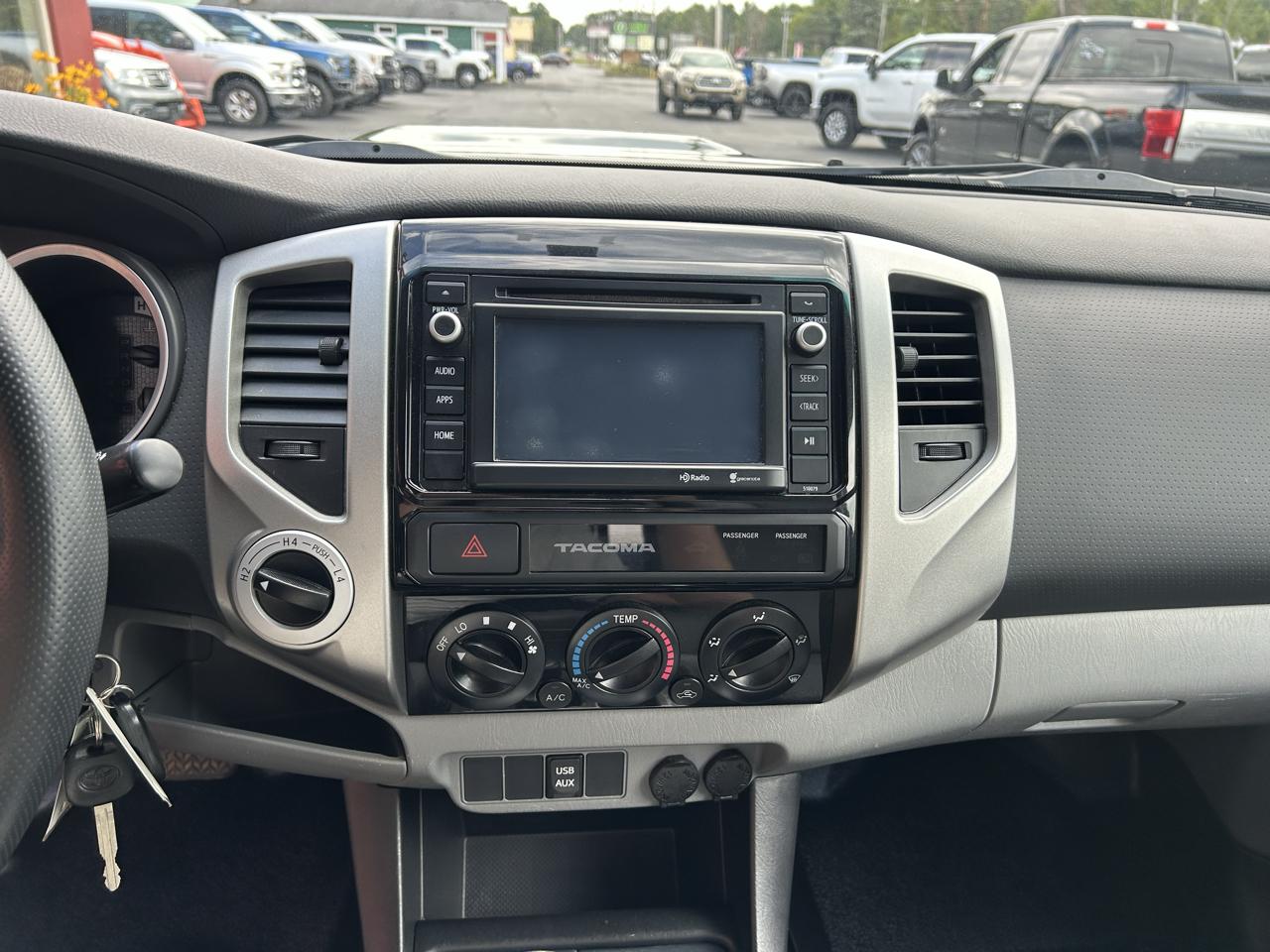 Toyota Tacoma 4WD Double Cab LB V6 AT (Natl) 2015