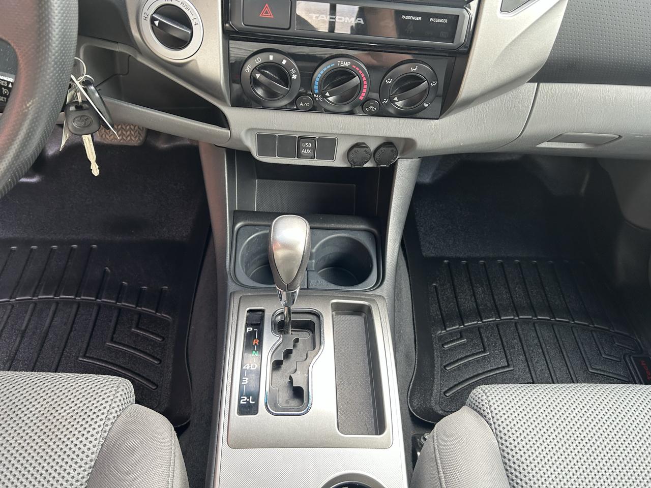 Toyota Tacoma 4WD Double Cab LB V6 AT (Natl) 2015
