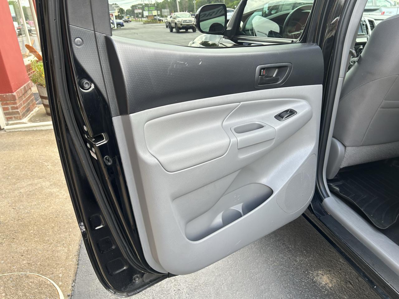 Toyota Tacoma 4WD Double Cab LB V6 AT (Natl) 2015