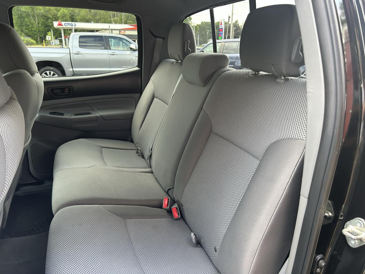 Toyota Tacoma 4WD Double Cab LB V6 AT (Natl) 2015