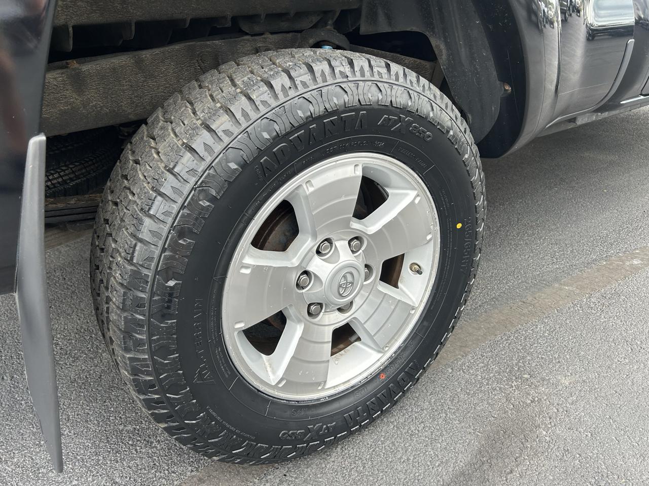 Toyota Tacoma 4WD Double Cab LB V6 AT (Natl) 2015