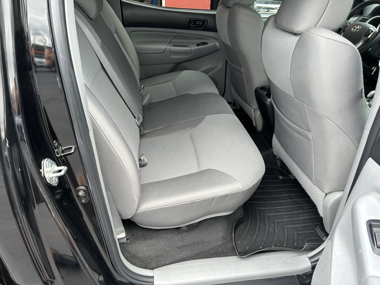 Toyota Tacoma 4WD Double Cab LB V6 AT (Natl) 2015