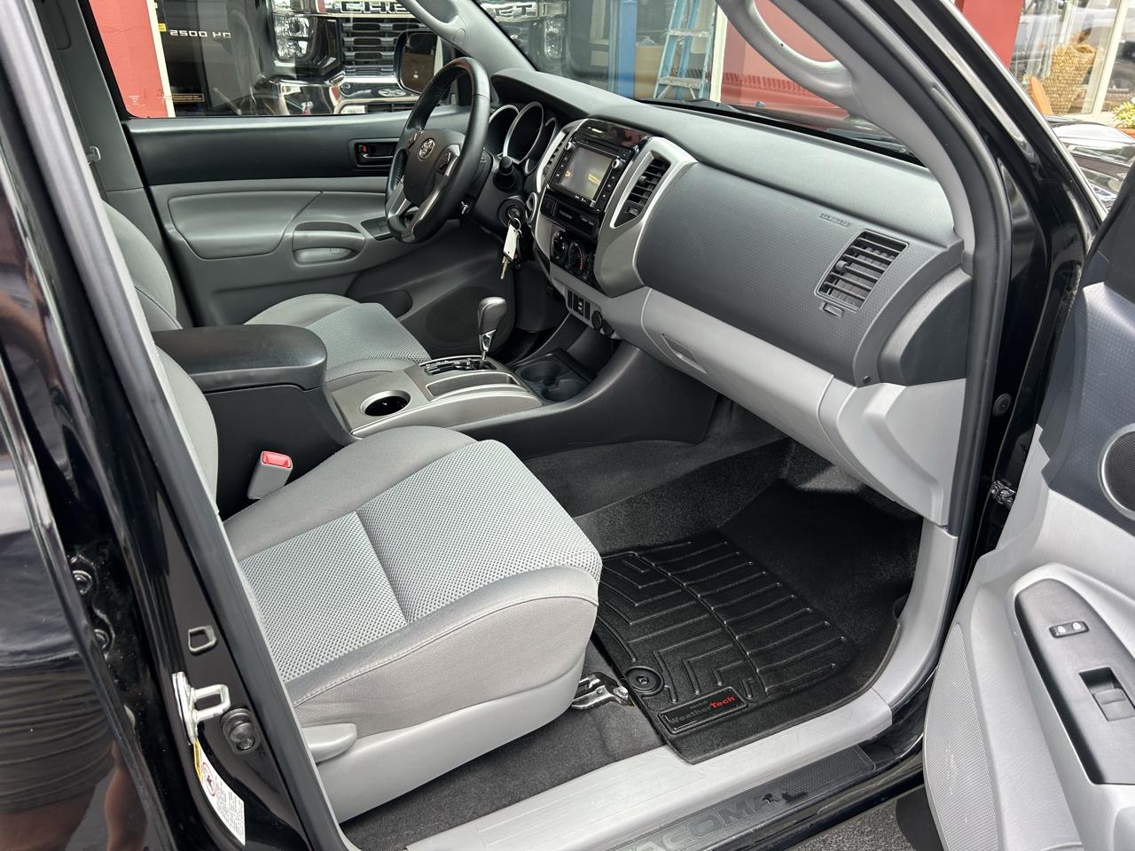 Toyota Tacoma 4WD Double Cab LB V6 AT (Natl) 2015