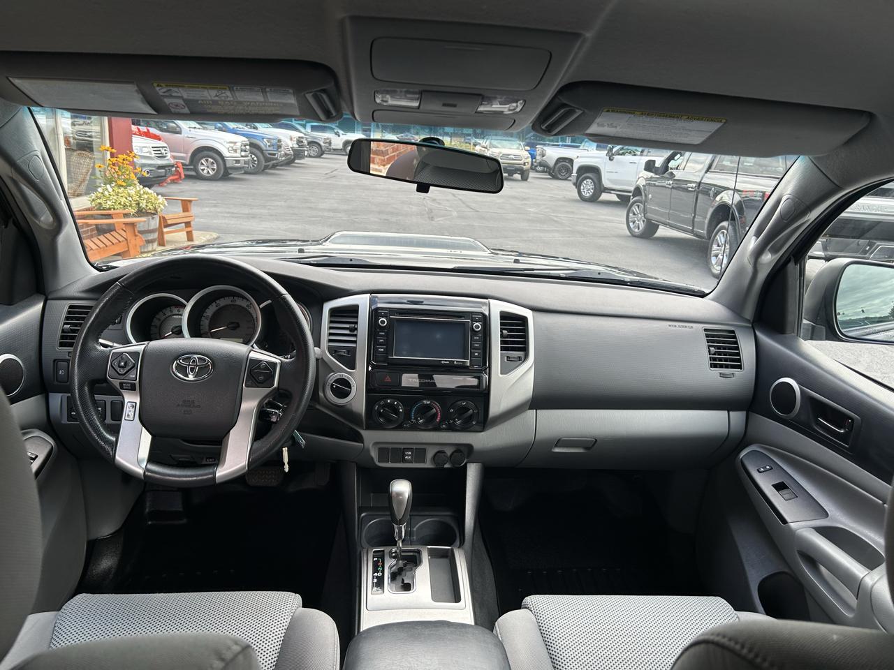 Toyota Tacoma 4WD Double Cab LB V6 AT (Natl) 2015