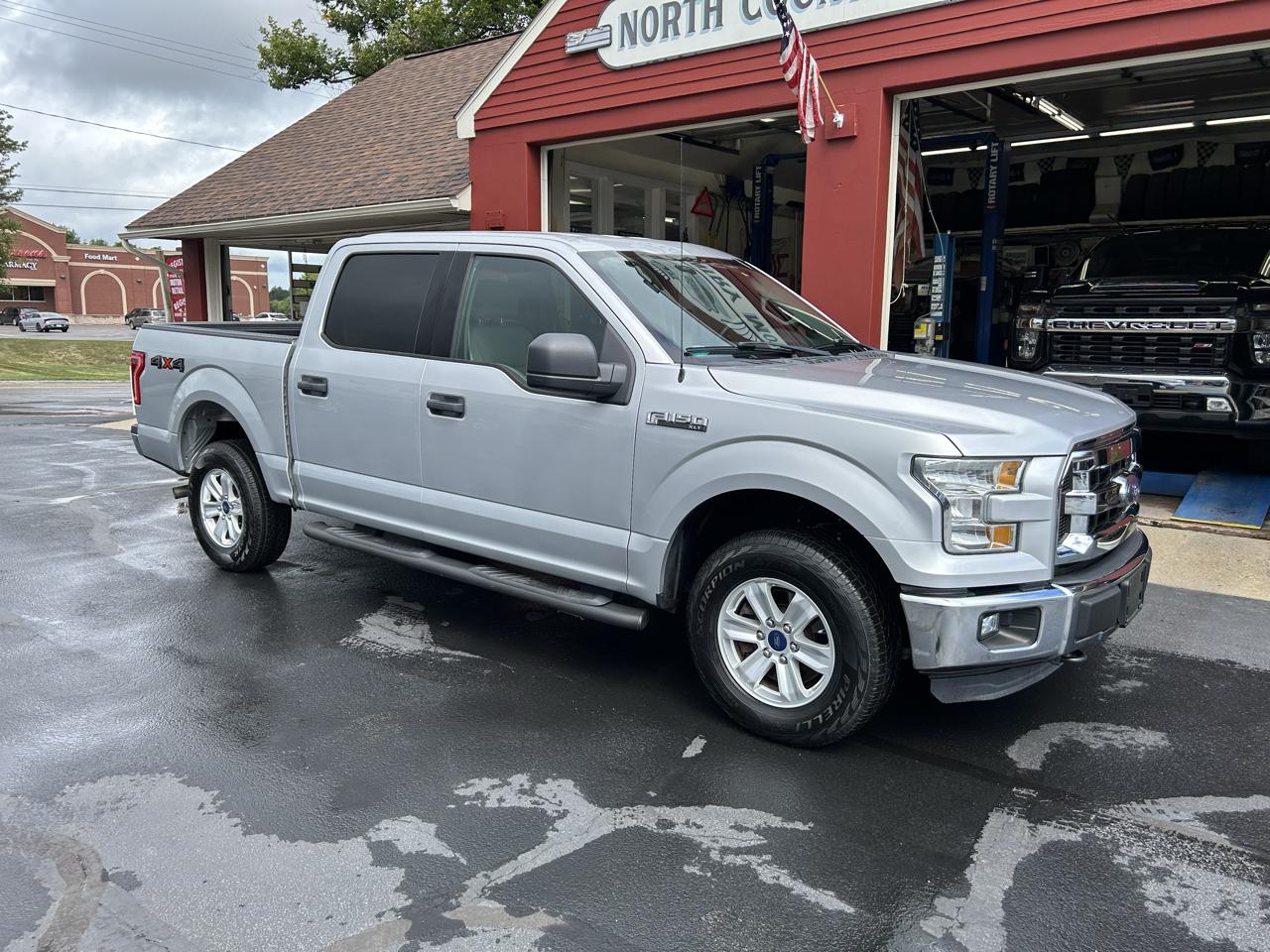Ford F-150 4WD SuperCrew 145" XLT 2015