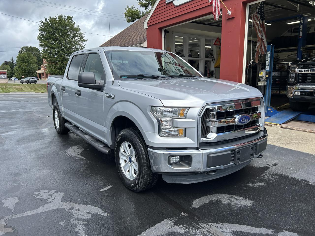 Ford F-150 4WD SuperCrew 145" XLT 2015