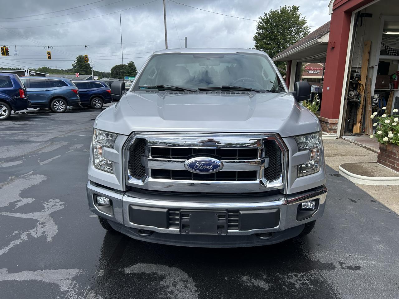Ford F-150 4WD SuperCrew 145" XLT 2015