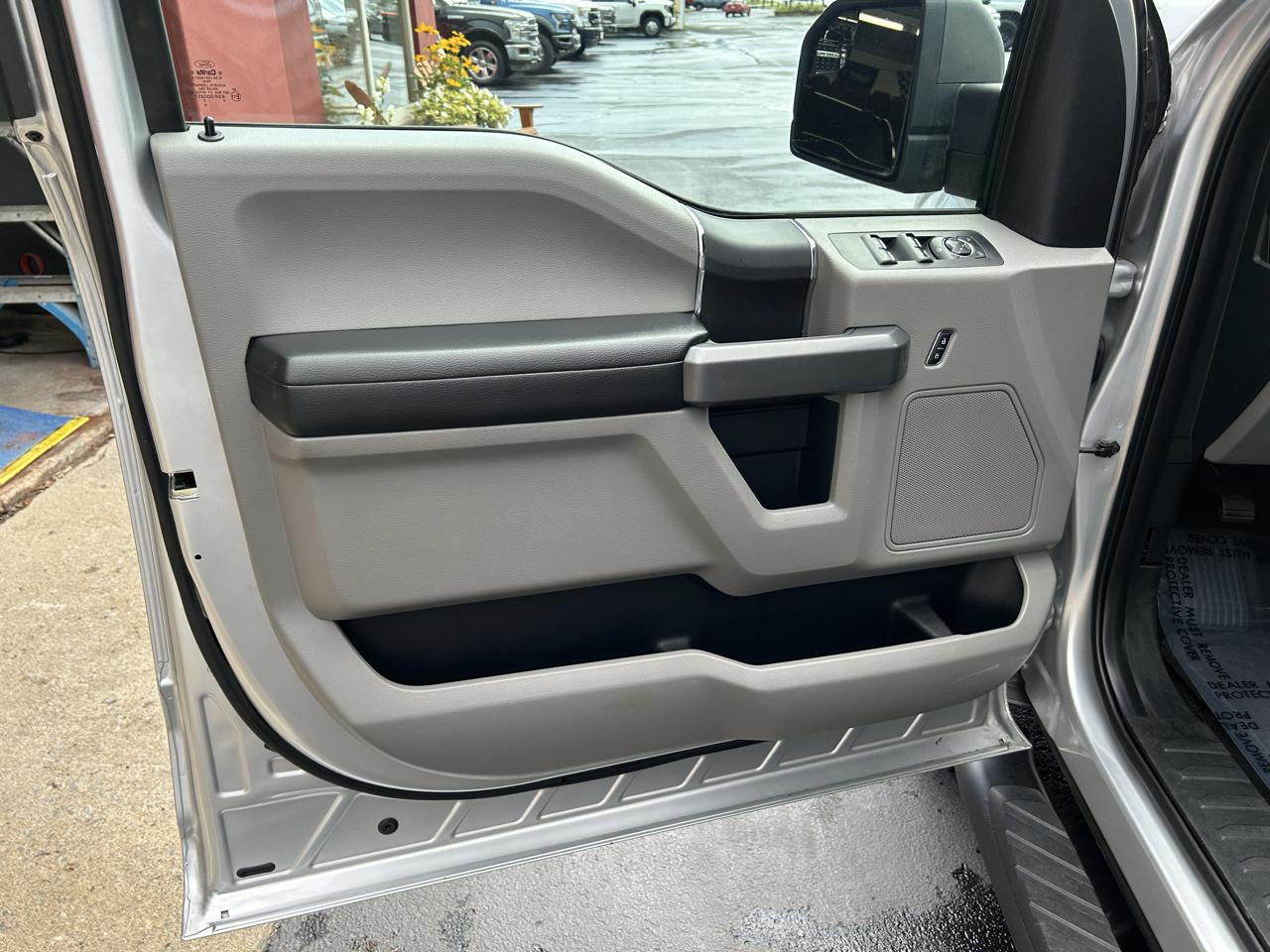 Ford F-150 4WD SuperCrew 145" XLT 2015