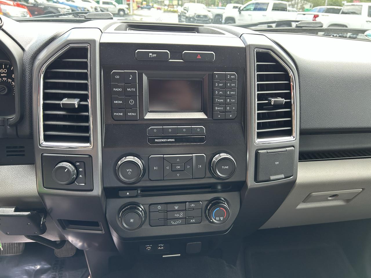 Ford F-150 4WD SuperCrew 145" XLT 2015