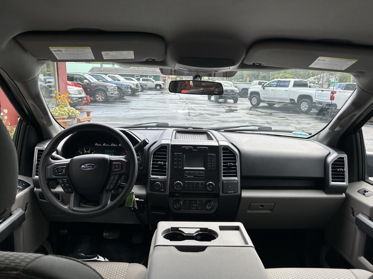 Ford F-150 4WD SuperCrew 145" XLT 2015