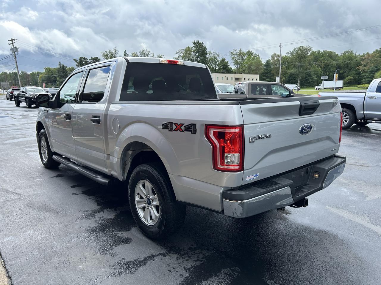 Ford F-150 4WD SuperCrew 145" XLT 2015