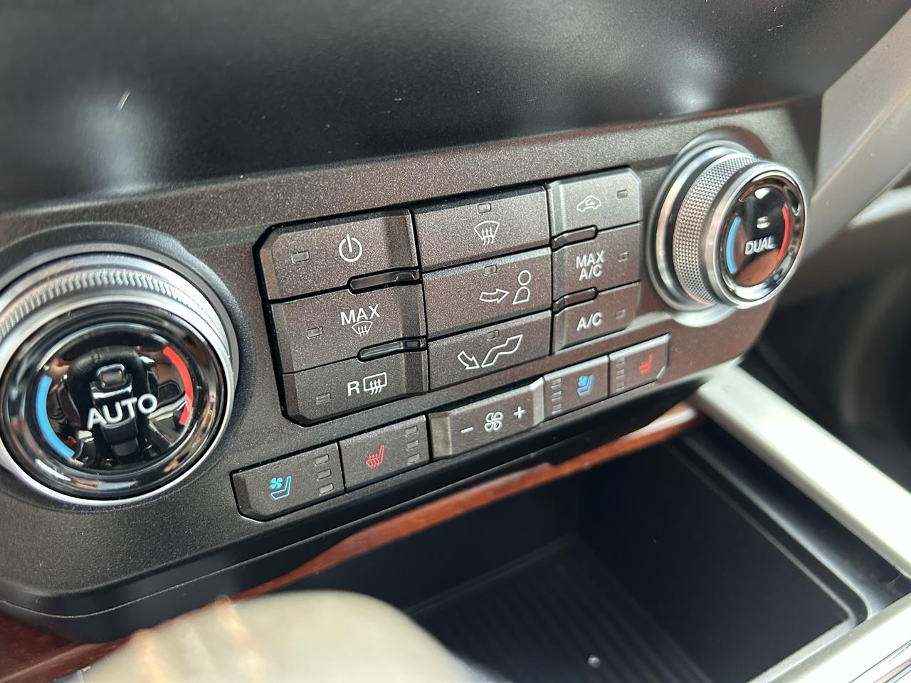 Ford F-150 4WD SuperCrew 157" King Ranch 2019