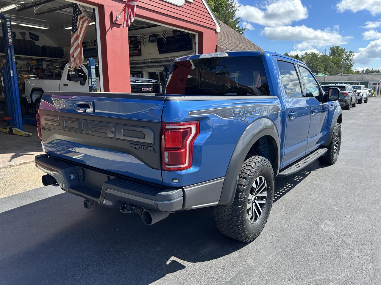 Ford F-150 4WD SuperCrew 145" SVT Raptor 2019