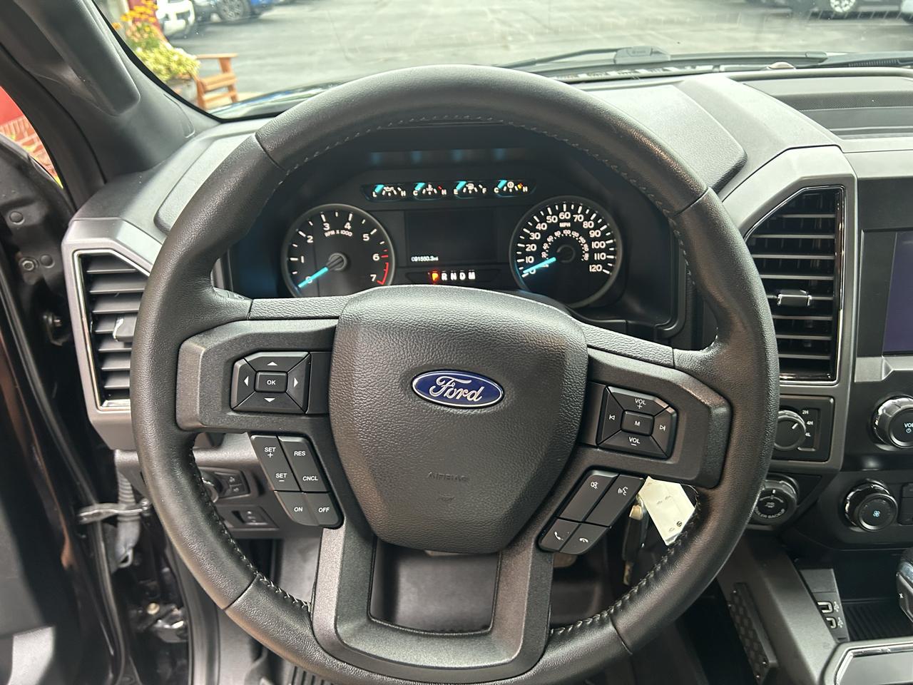Ford F-150 4WD SuperCab 145" XLT 2019