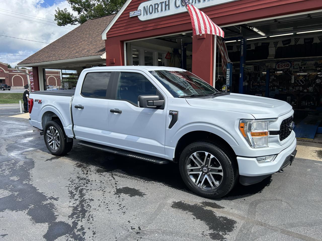 Ford F-150 4WD SuperCrew 145" STX 2021