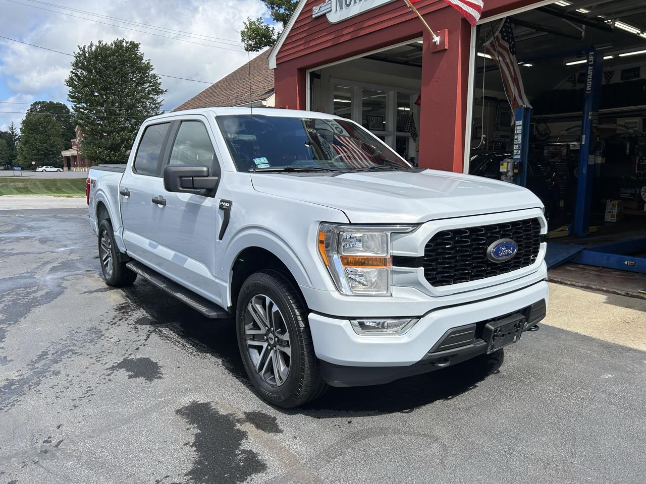 Ford F-150 4WD SuperCrew 145" STX 2021