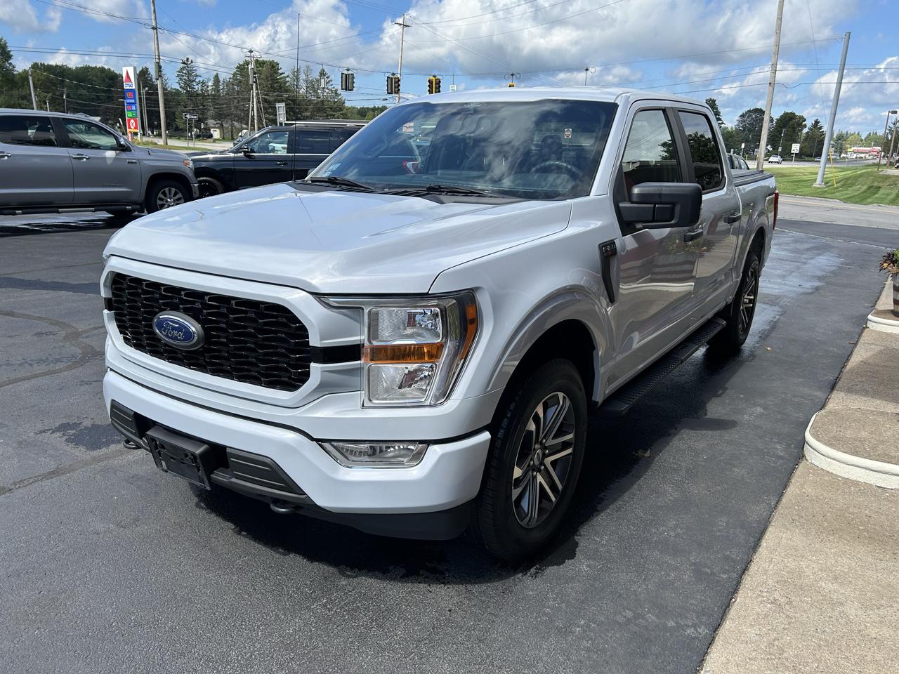 Ford F-150 4WD SuperCrew 145" STX 2021