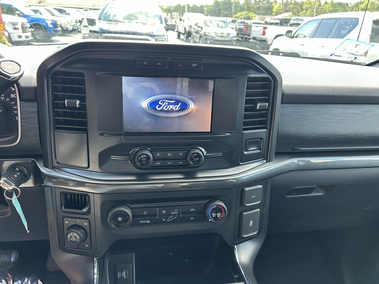 Ford F-150 4WD SuperCrew 145" STX 2021