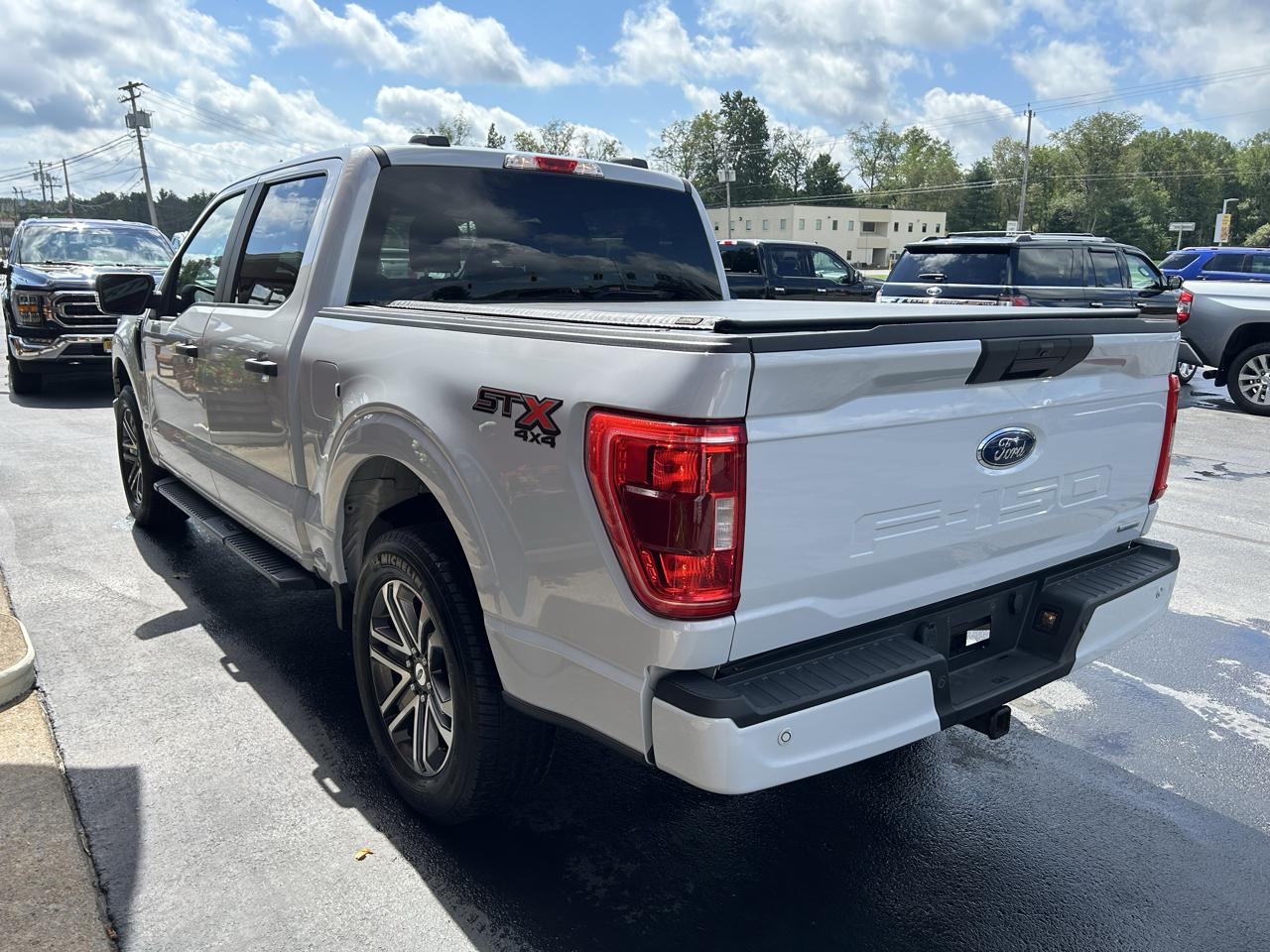 Ford F-150 4WD SuperCrew 145" STX 2021