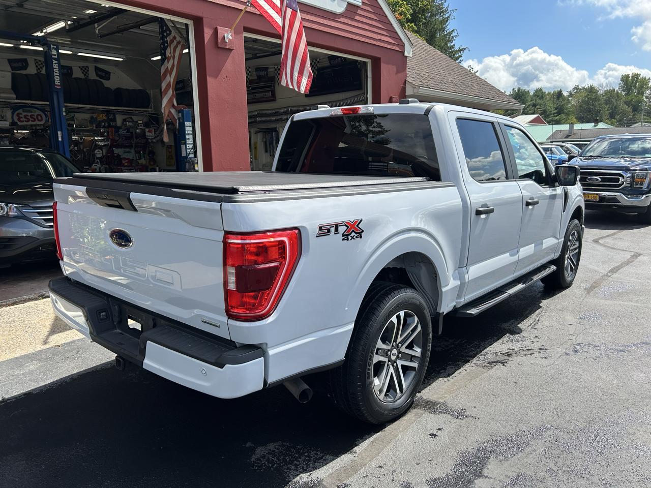 Ford F-150 4WD SuperCrew 145" STX 2021