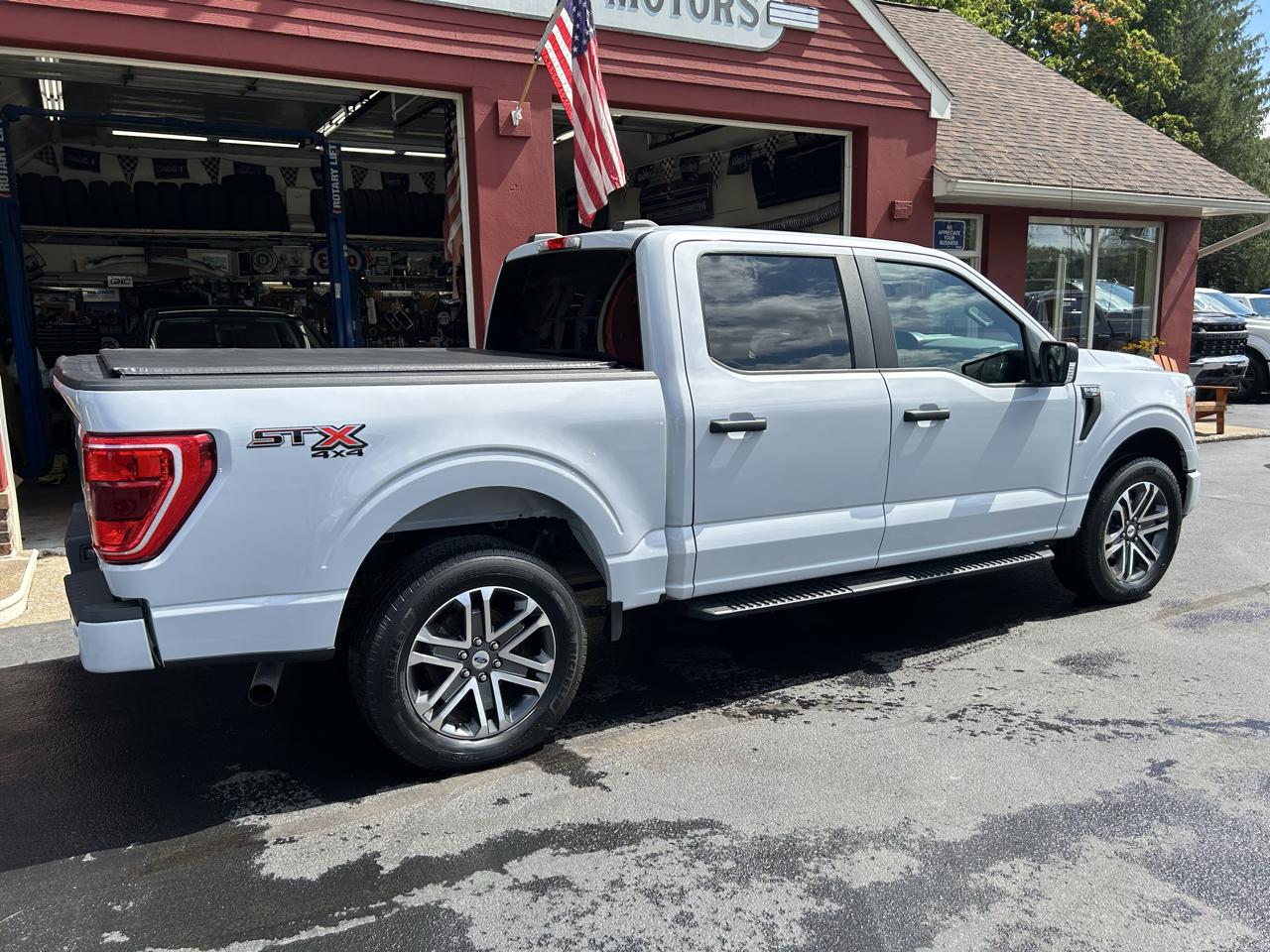 Ford F-150 4WD SuperCrew 145" STX 2021