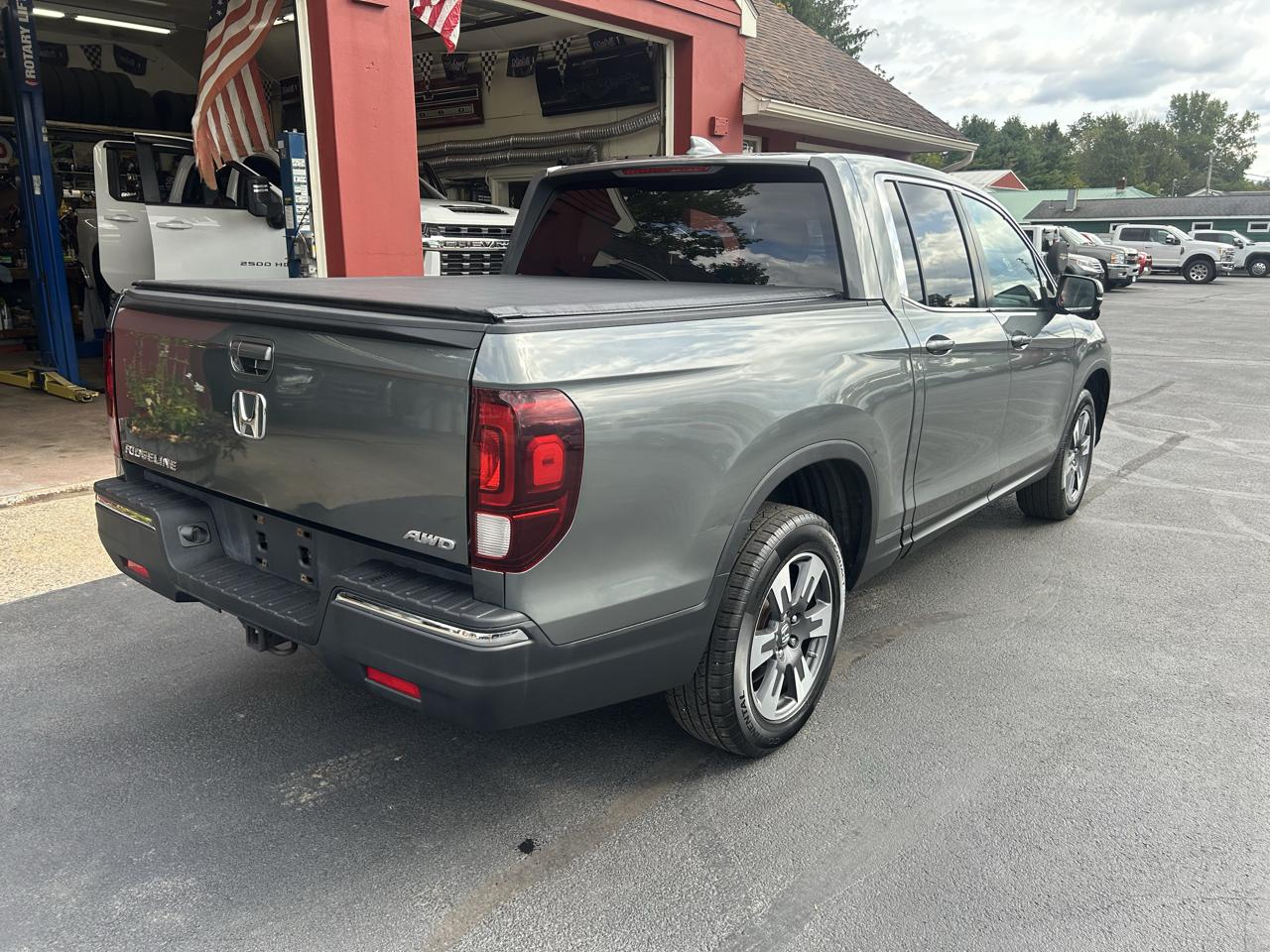 Honda Ridgeline RTL-T 4x4 Crew Cab 5.3' Bed 2017