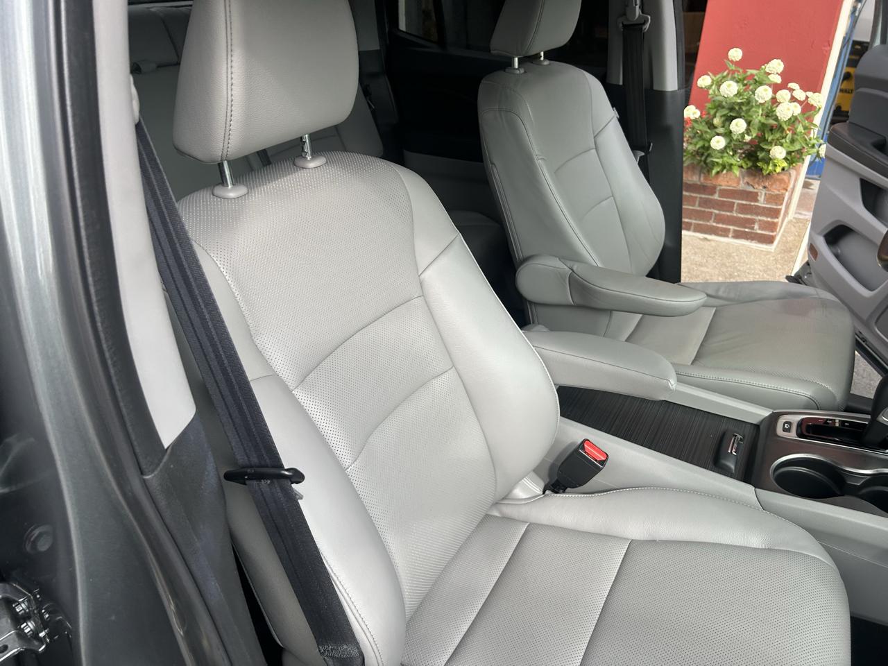 Honda Ridgeline RTL-T 4x4 Crew Cab 5.3' Bed 2017