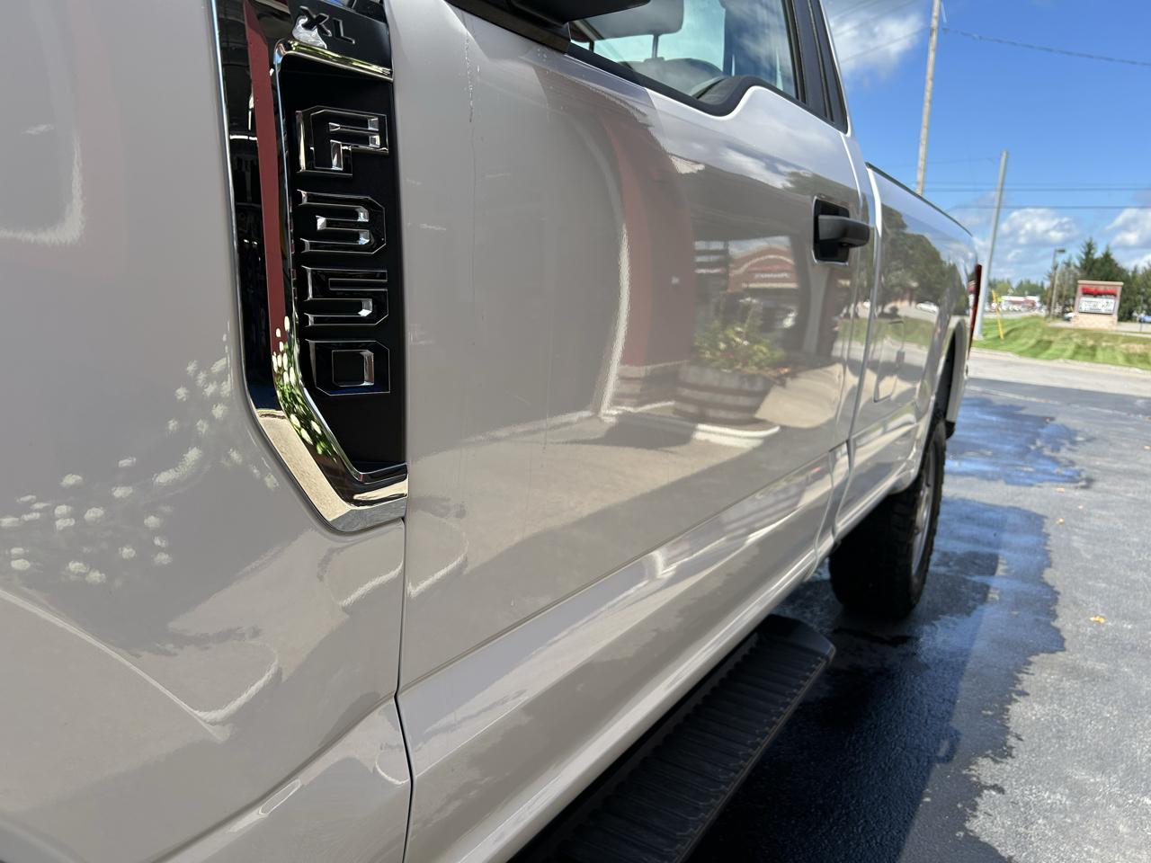 Ford Super Duty F-350 SRW XLT 4WD Reg Cab 8' Box 2020