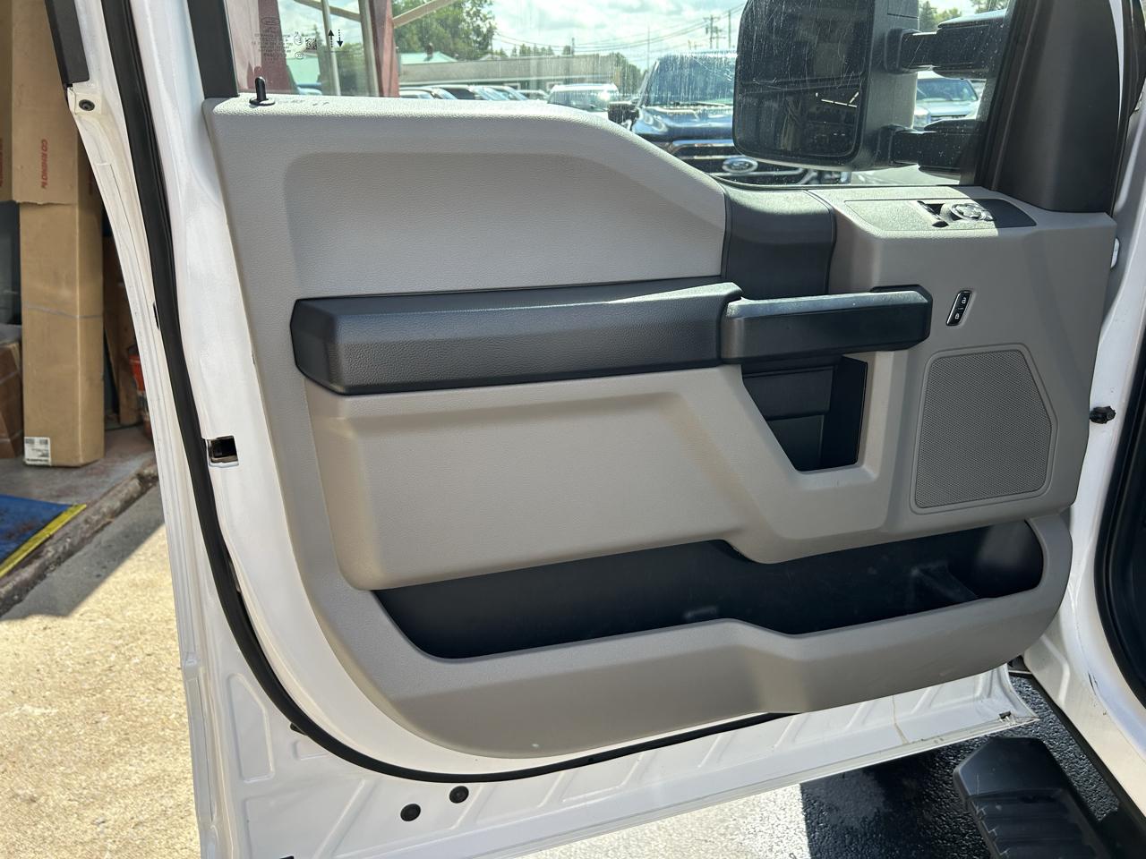 Ford Super Duty F-350 SRW XLT 4WD Reg Cab 8' Box 2020