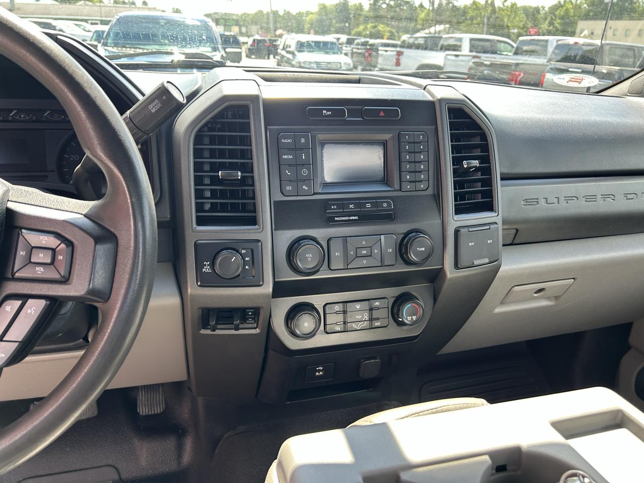Ford Super Duty F-350 SRW XLT 4WD Reg Cab 8' Box 2020