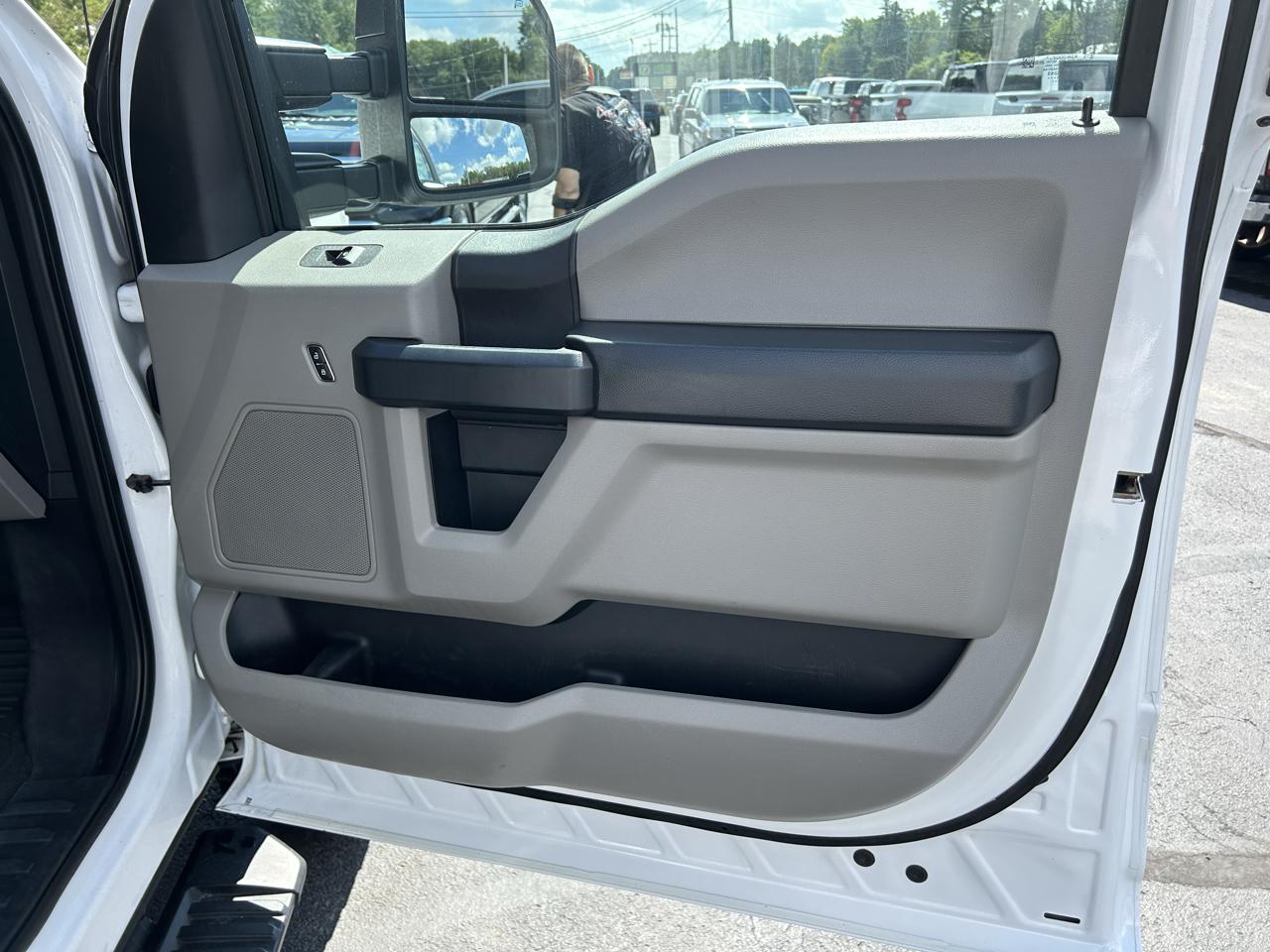 Ford Super Duty F-350 SRW XLT 4WD Reg Cab 8' Box 2020