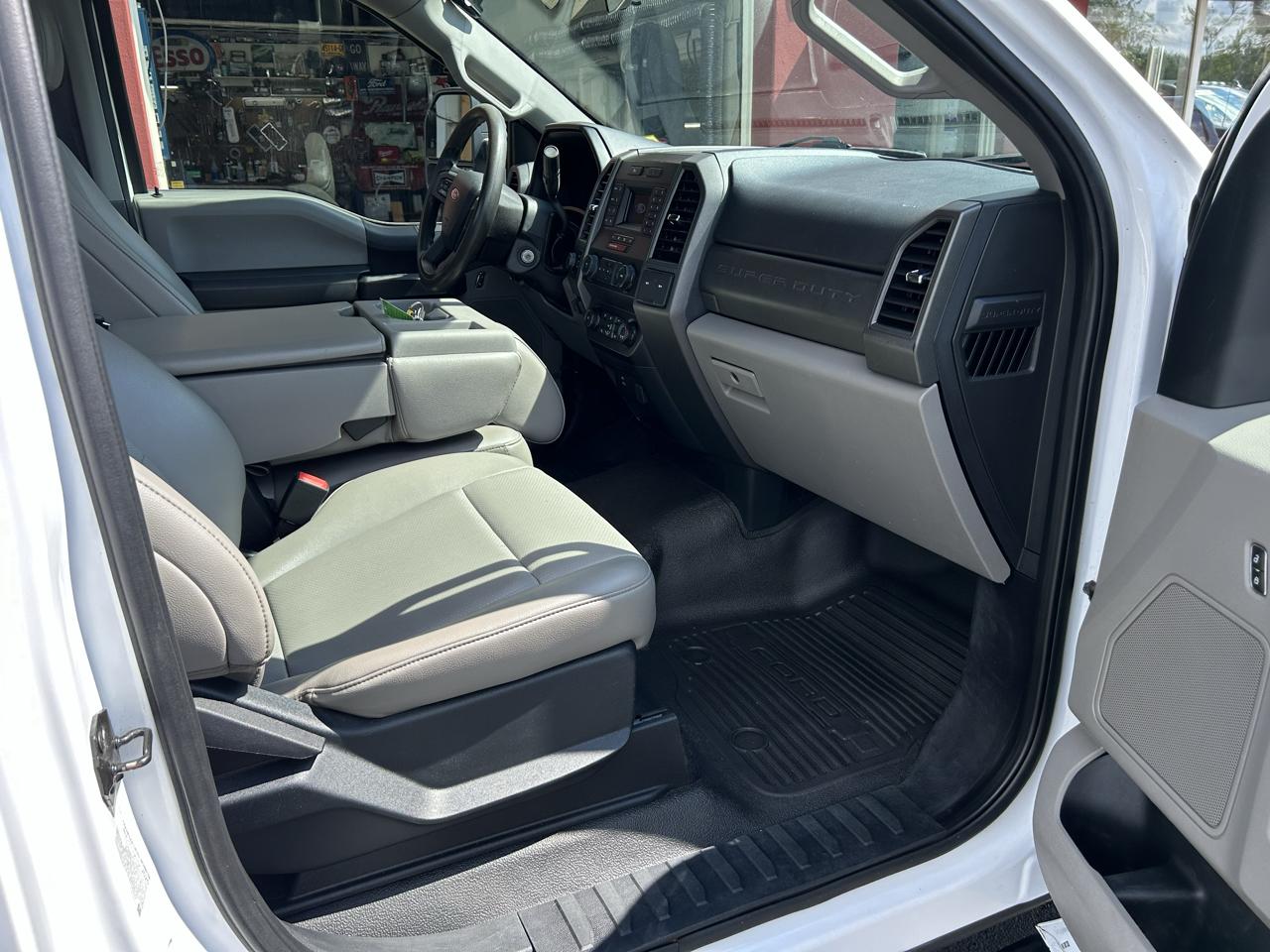 Ford Super Duty F-350 SRW XLT 4WD Reg Cab 8' Box 2020