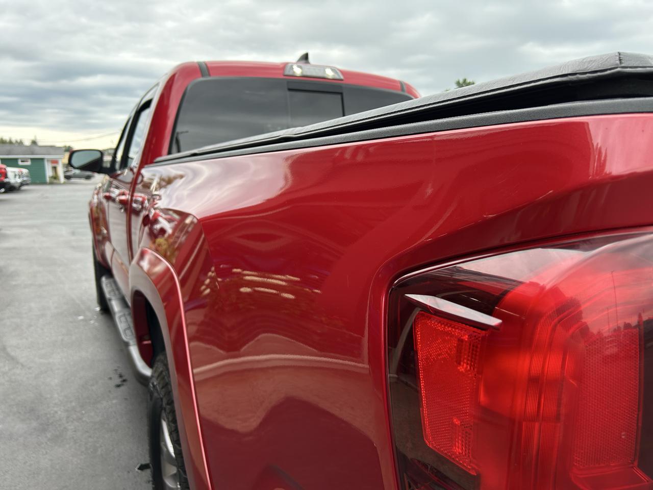 Toyota Tacoma 4WD SR5 Double Cab 6' Bed V6 AT (Natl) 2019