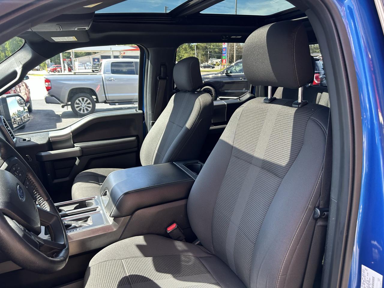 Ford F-150 4WD SuperCrew 150" XLT 2016