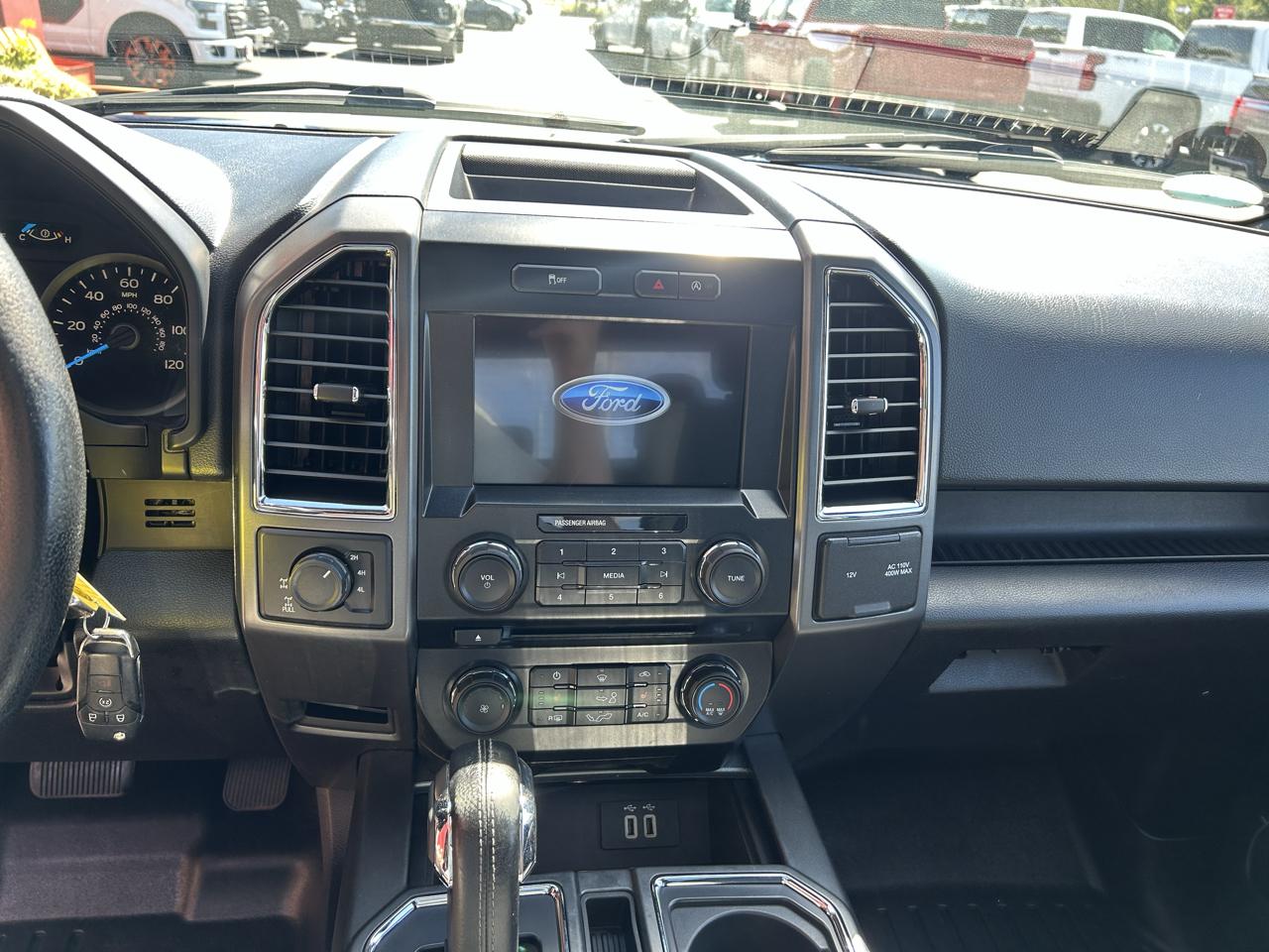 Ford F-150 4WD SuperCrew 150" XLT 2016