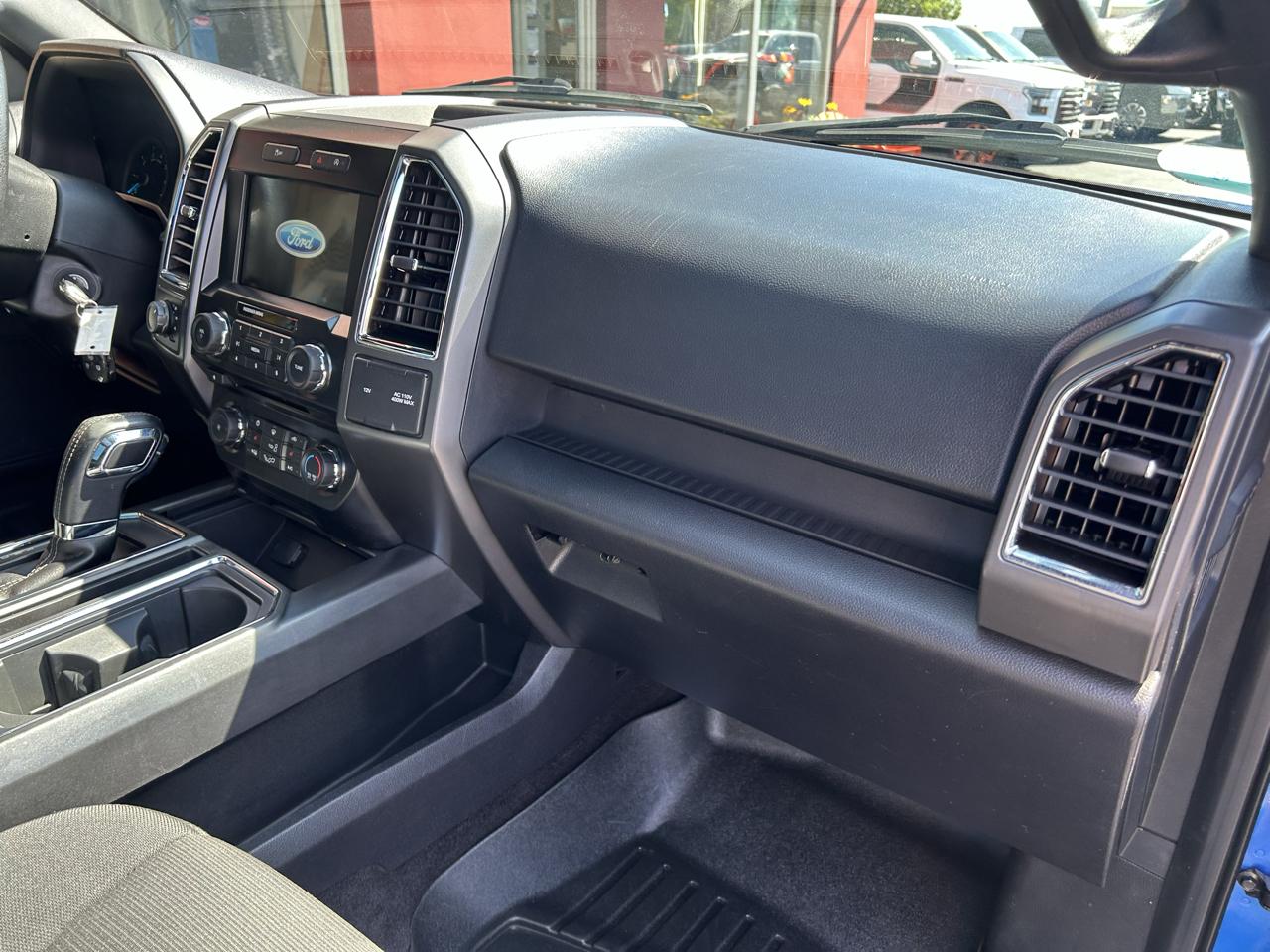 Ford F-150 4WD SuperCrew 150" XLT 2016