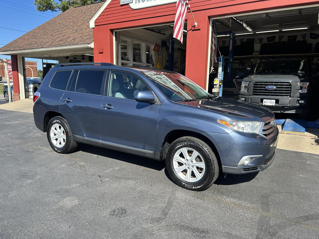 Toyota Highlander 4WD 4dr V6 (Natl) 2013