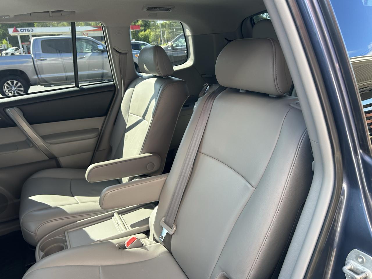 Toyota Highlander 4WD 4dr V6 (Natl) 2013