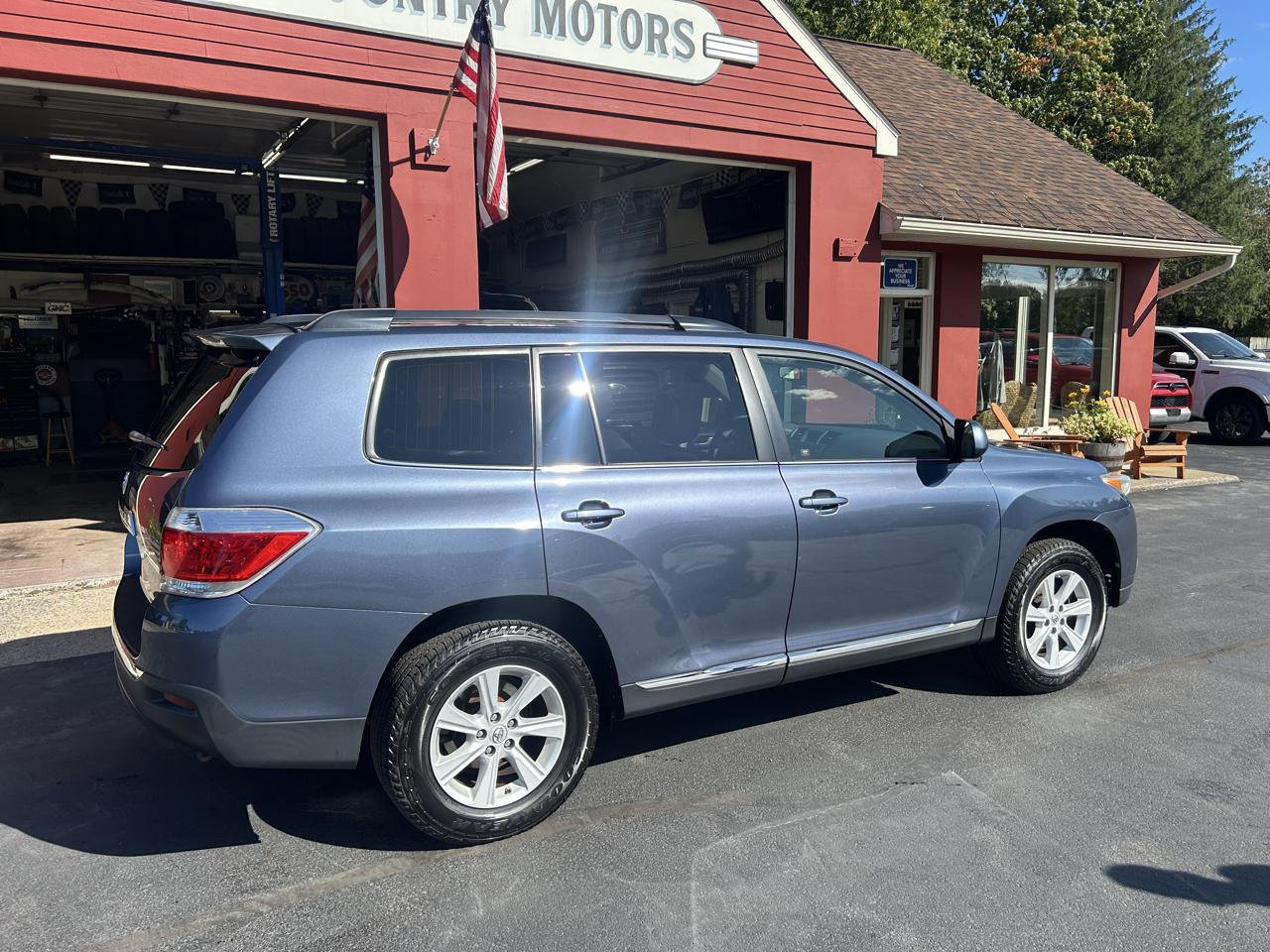 Toyota Highlander 4WD 4dr V6 (Natl) 2013