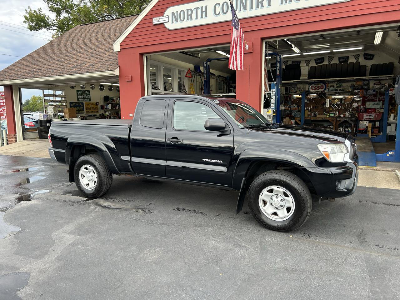 Toyota Tacoma 4WD Access Cab I4 MT (Natl) 2012