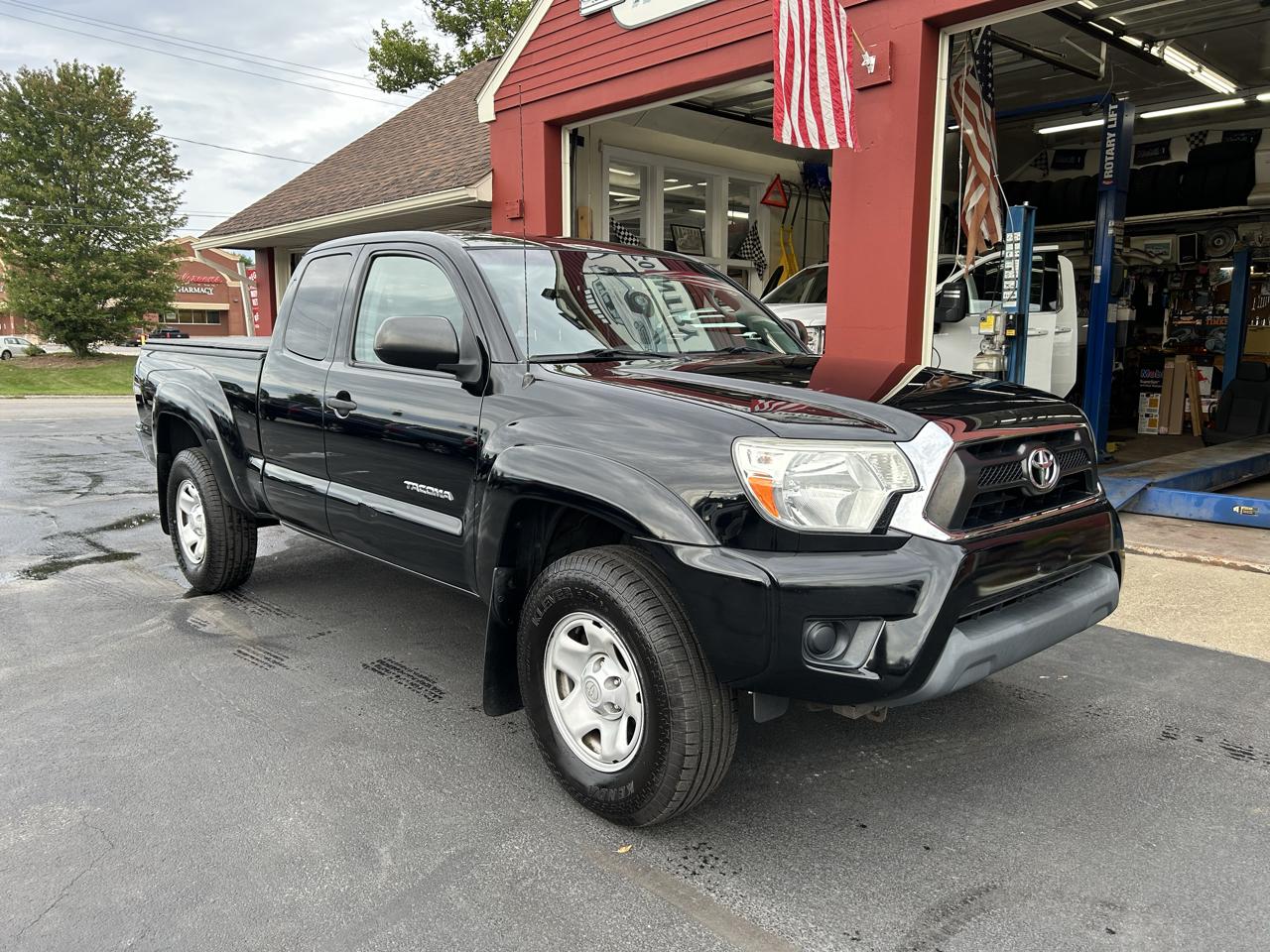 Toyota Tacoma 4WD Access Cab I4 MT (Natl) 2012