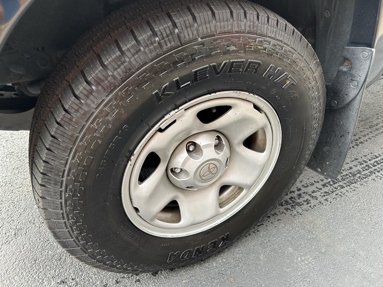 Toyota Tacoma 4WD Access Cab I4 MT (Natl) 2012
