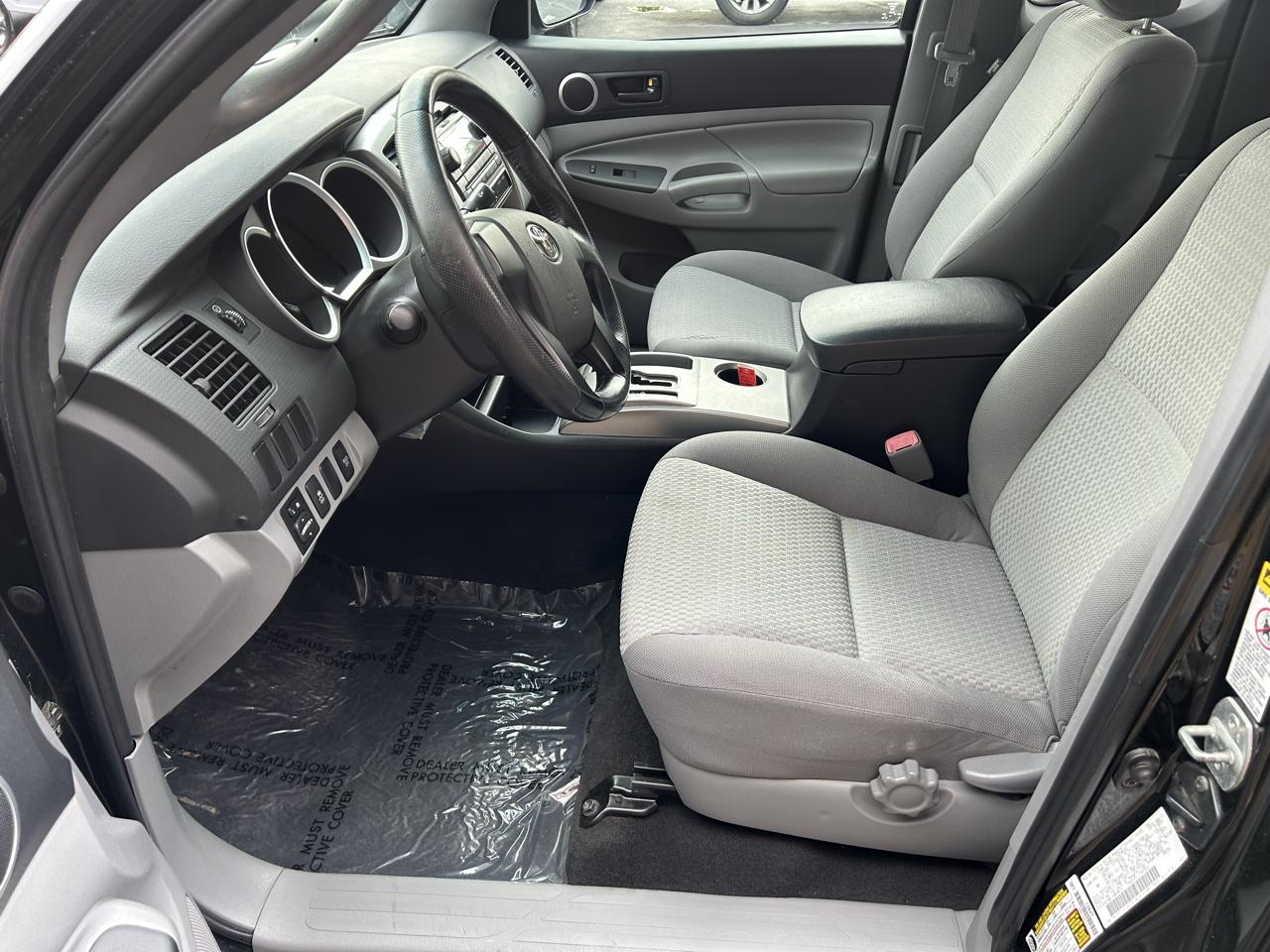 Toyota Tacoma 4WD Access Cab I4 MT (Natl) 2012