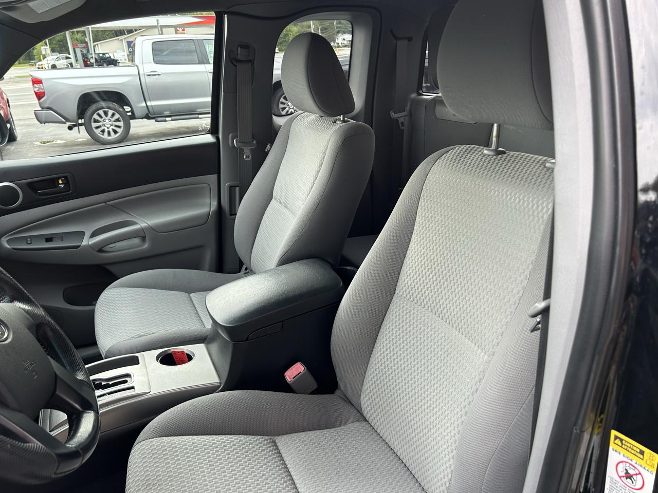 Toyota Tacoma 4WD Access Cab I4 MT (Natl) 2012